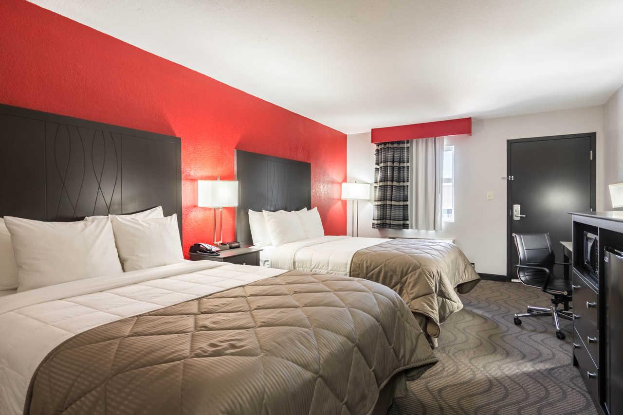 Clarion Inn & Suites Russellville I-40 Экстерьер фото